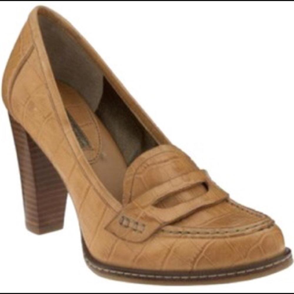 New in original box - never used Banana Republic Parker Heels size 9